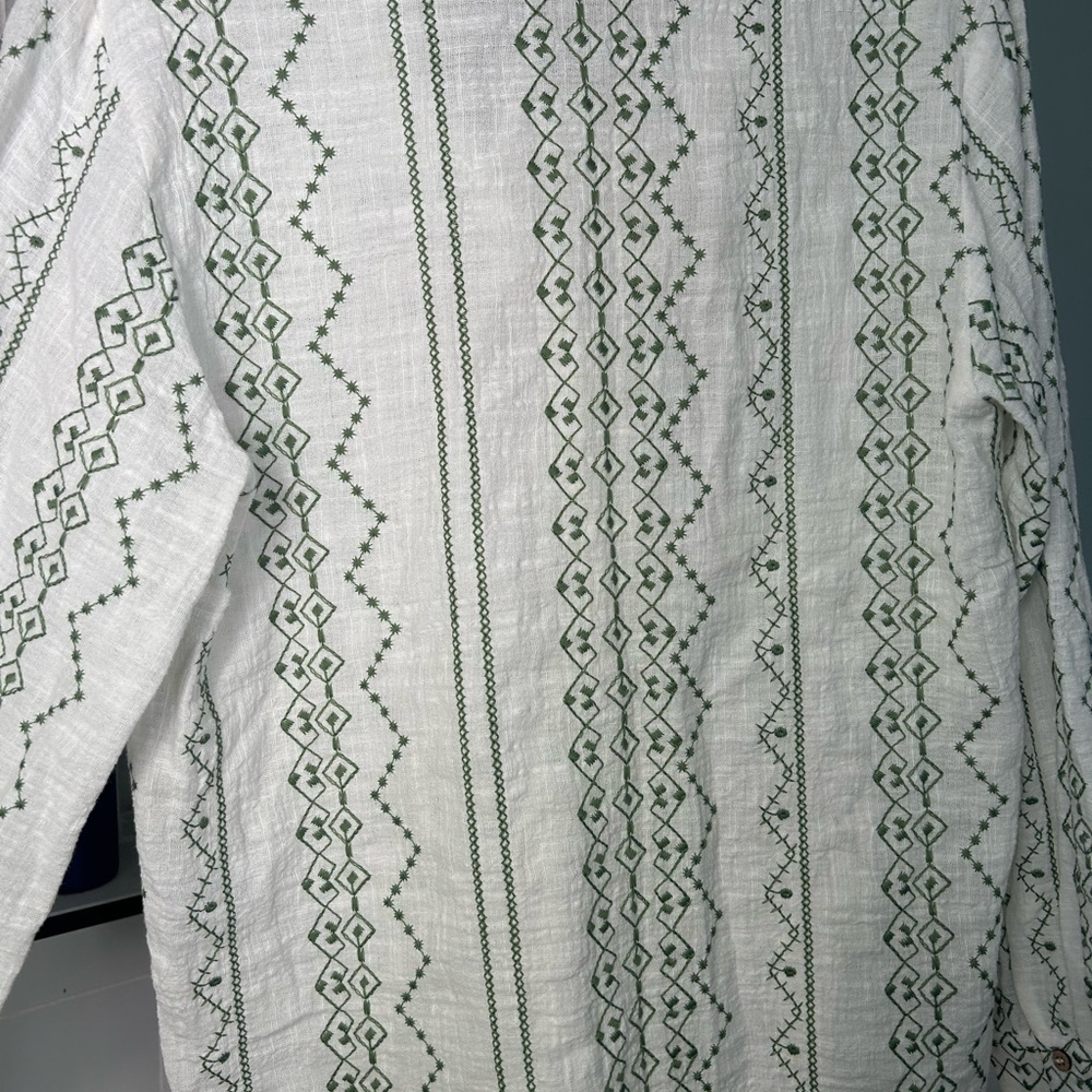 Green Patterned Button-Up Shirt - Picture 5 of 5